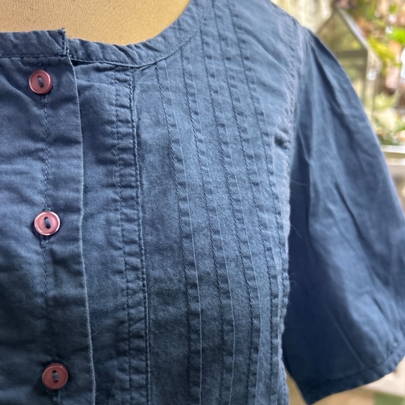 100% cotton button up top - Picture 2 of 6